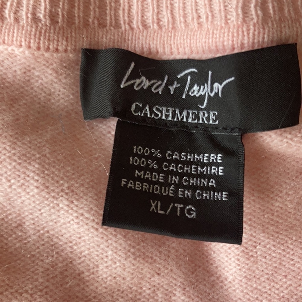 LORD & TAYLOR XL  100% cashmere Barbie light pink v neck sweater - Picture 9 of 9